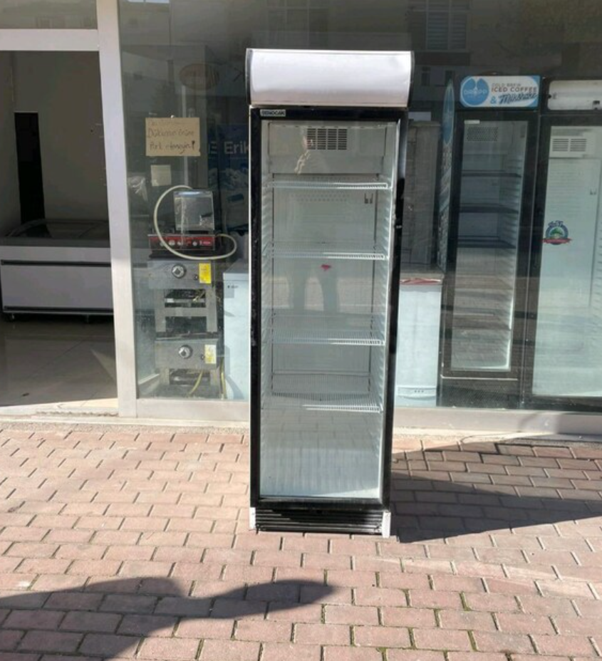İKİNCİ EL MEŞRUBAT DOLABI