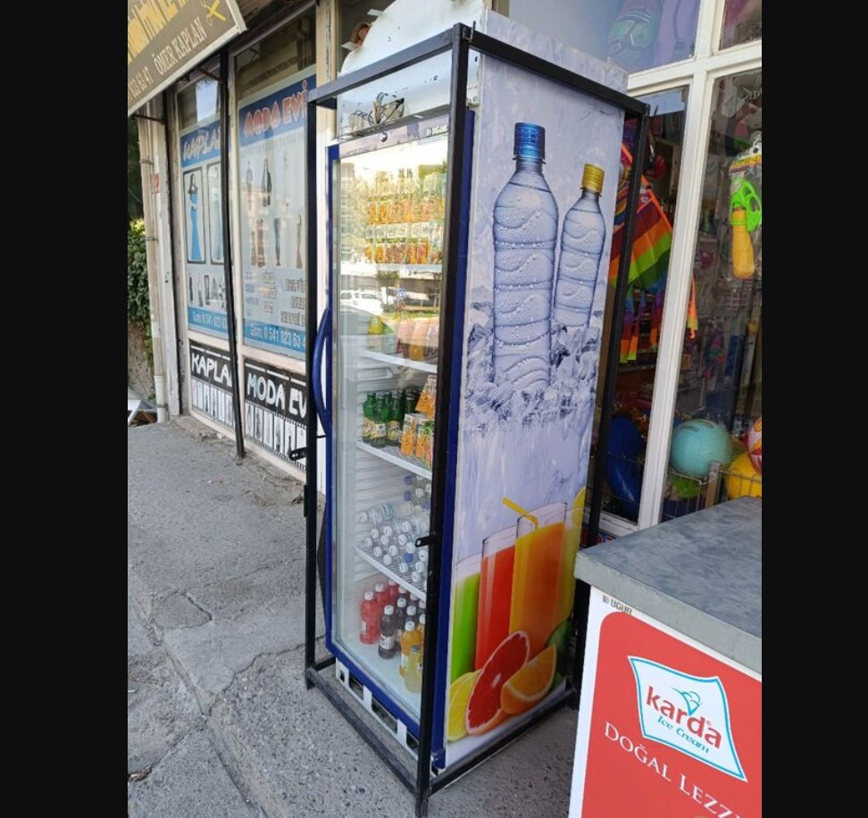 MARKET ÖNÜ DİKEY KOLA DOLABI